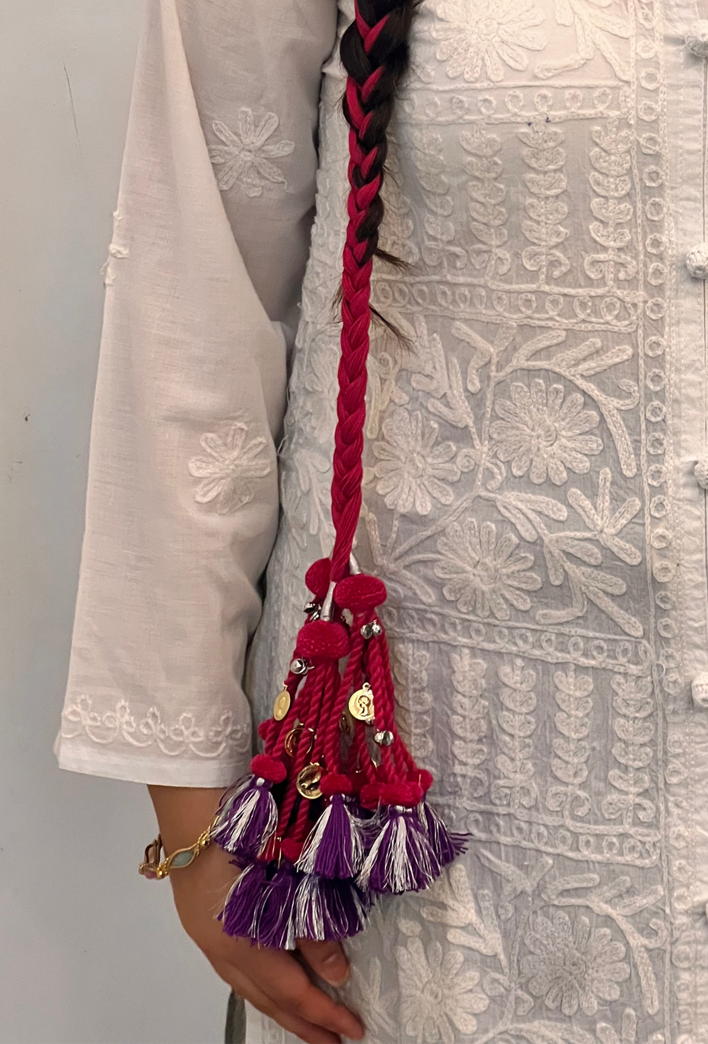 Gulnaar Tassel Parandi