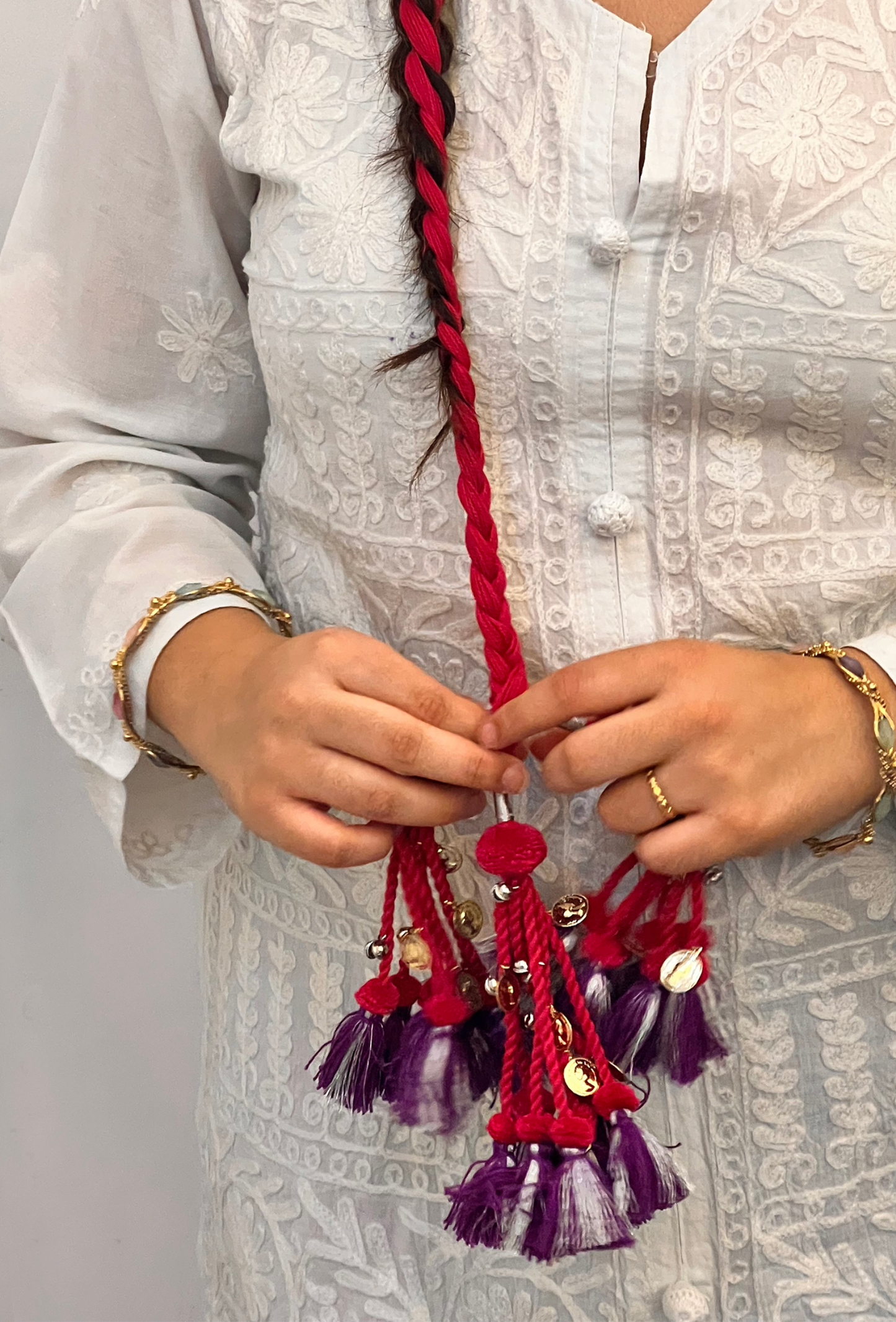 Gulnaar Tassel Parandi